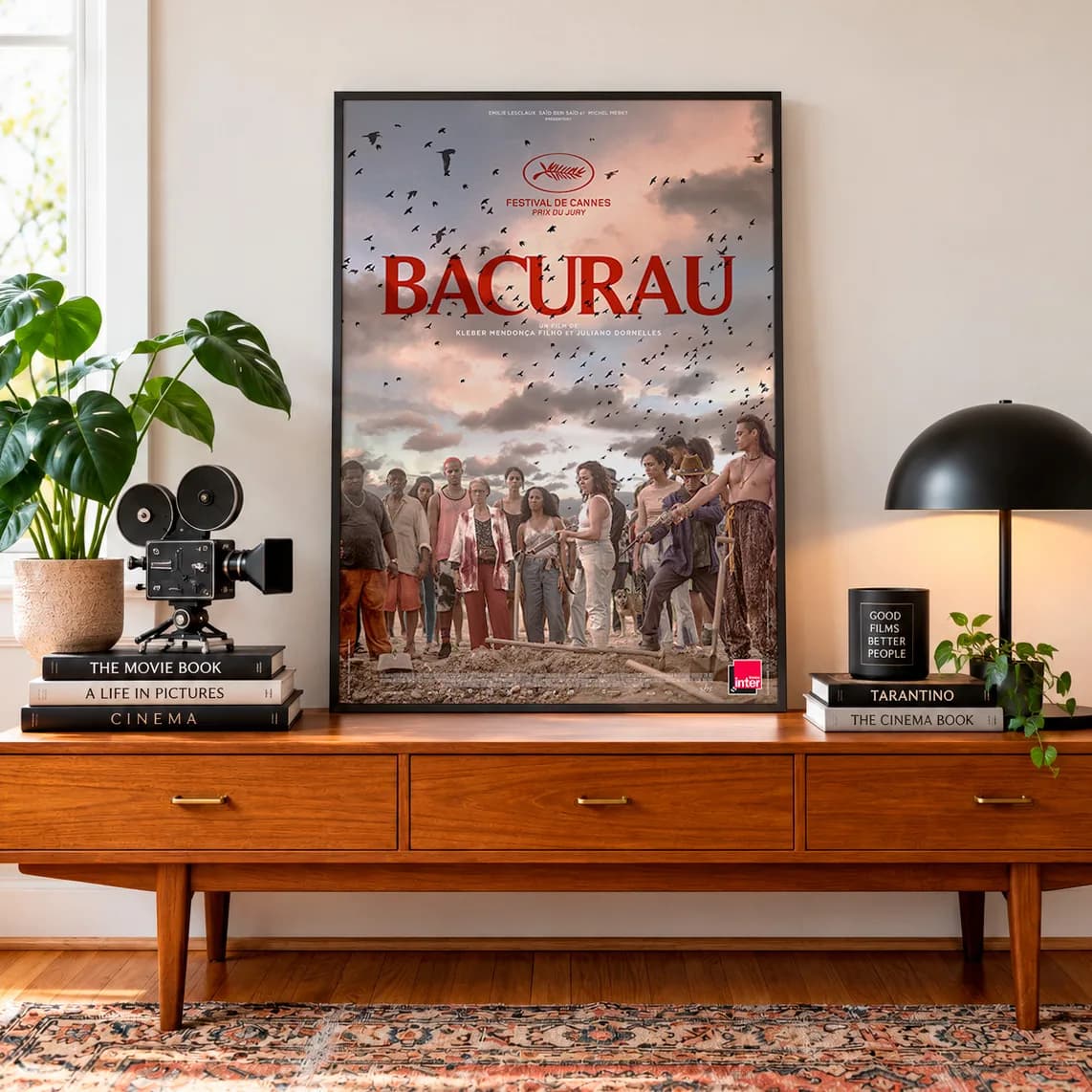 Quadro Decorativo Bacurau vs Francês - Filme Brasileiro de Kleber Mendonça Filho